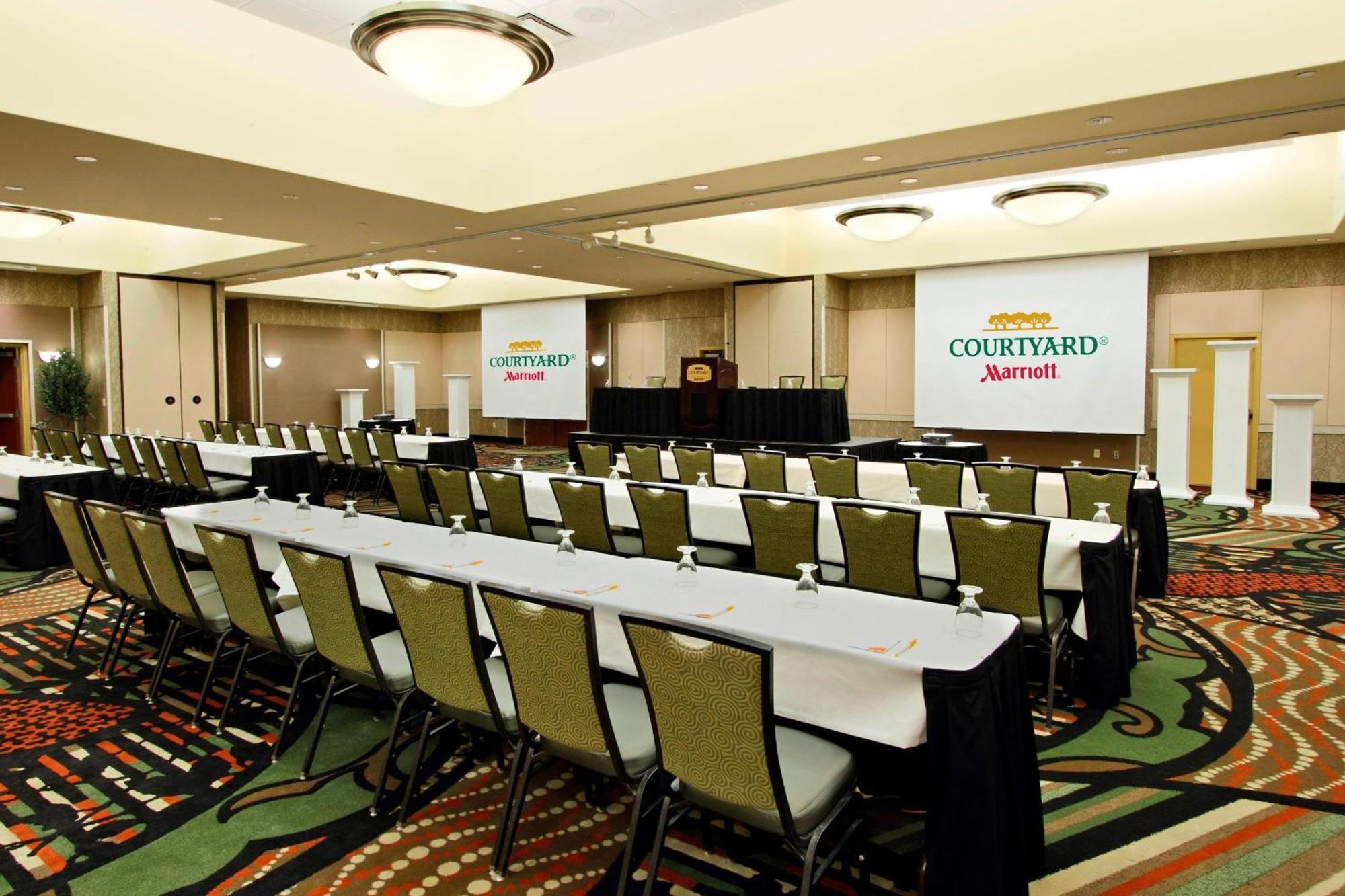 Courtyard By Marriott 3*