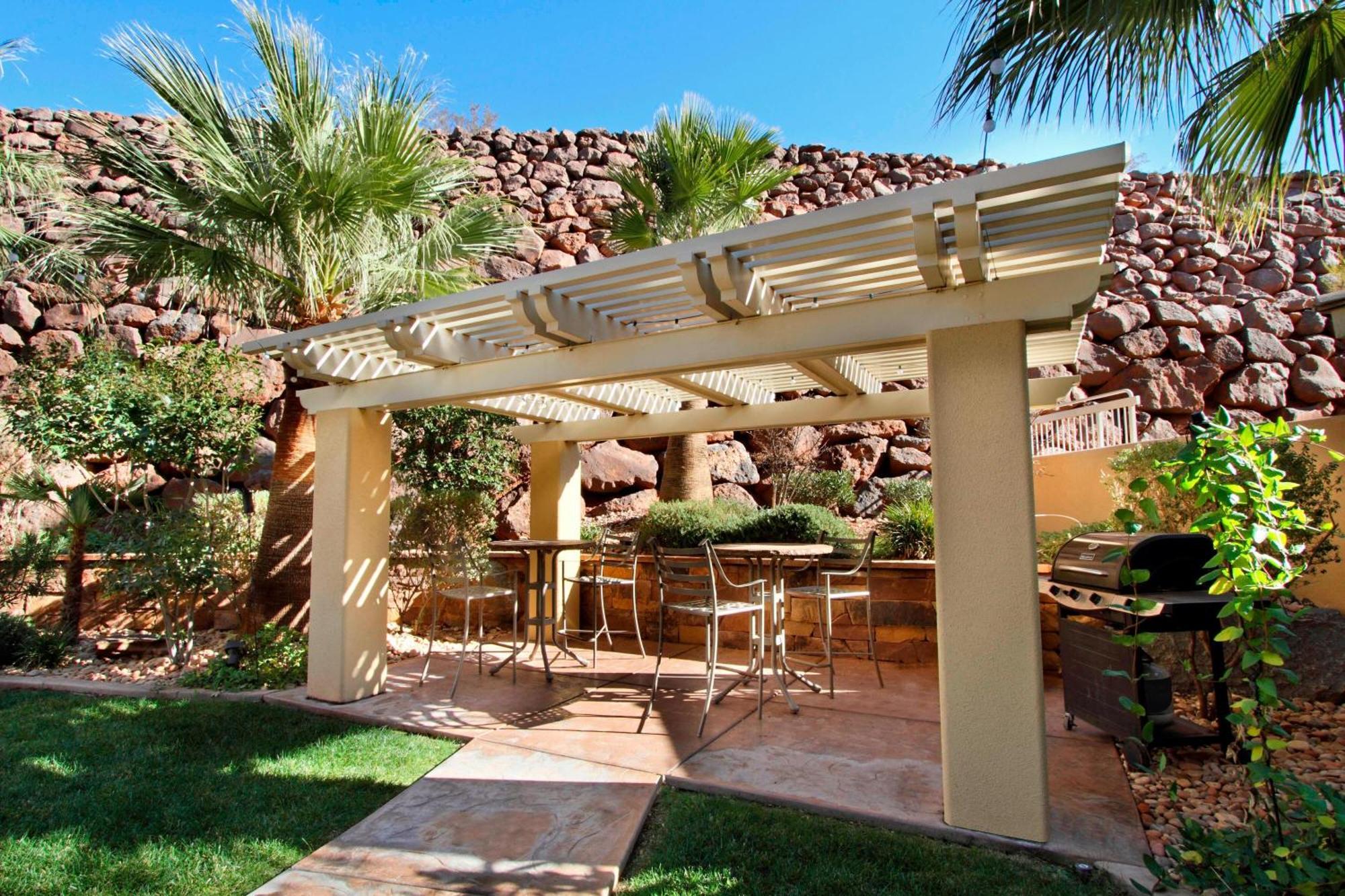 Courtyard By Marriott Hotel 3*